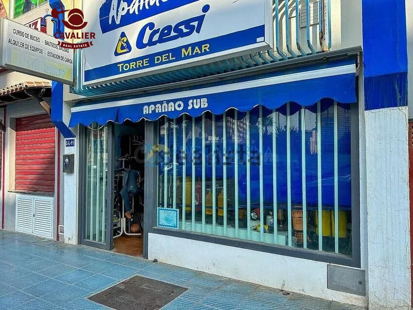 Local de 81m2 en 2 plantas en venta en Paseo Marítimo Levant - foto 2