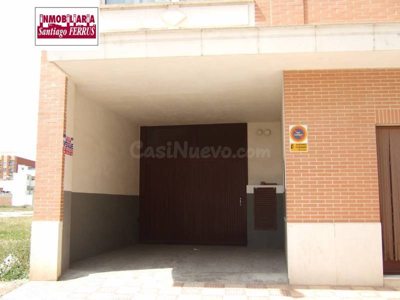 SE VENDE  PLAZA DE GARAJE EN ALMUSSFES.