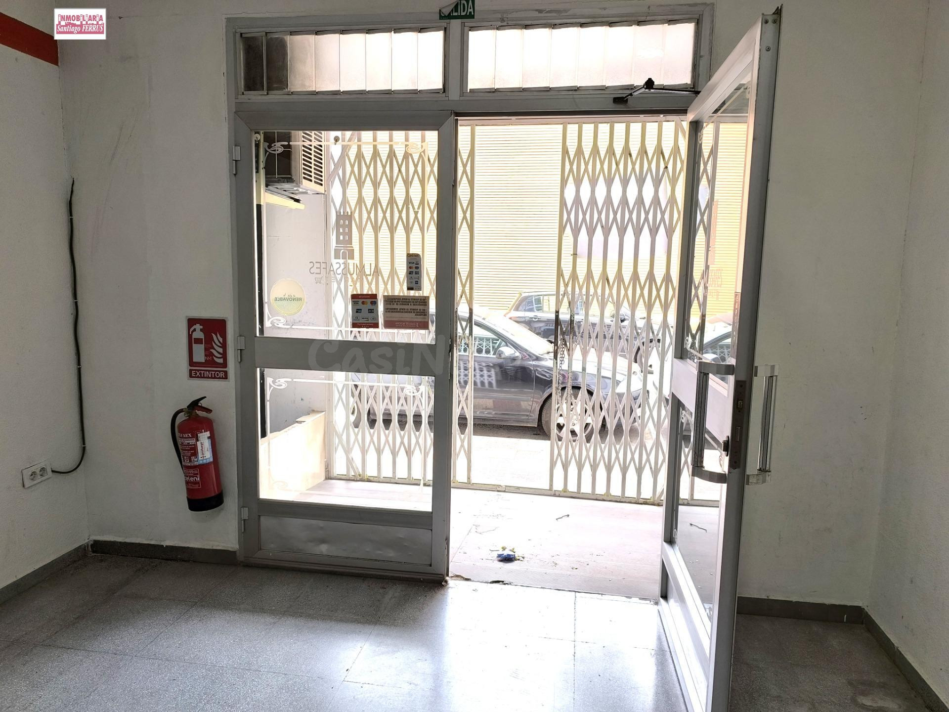 ALQUILER DE LOCAL COMERCIAL CENTRICO EN ALMUSSAFES - foto 2