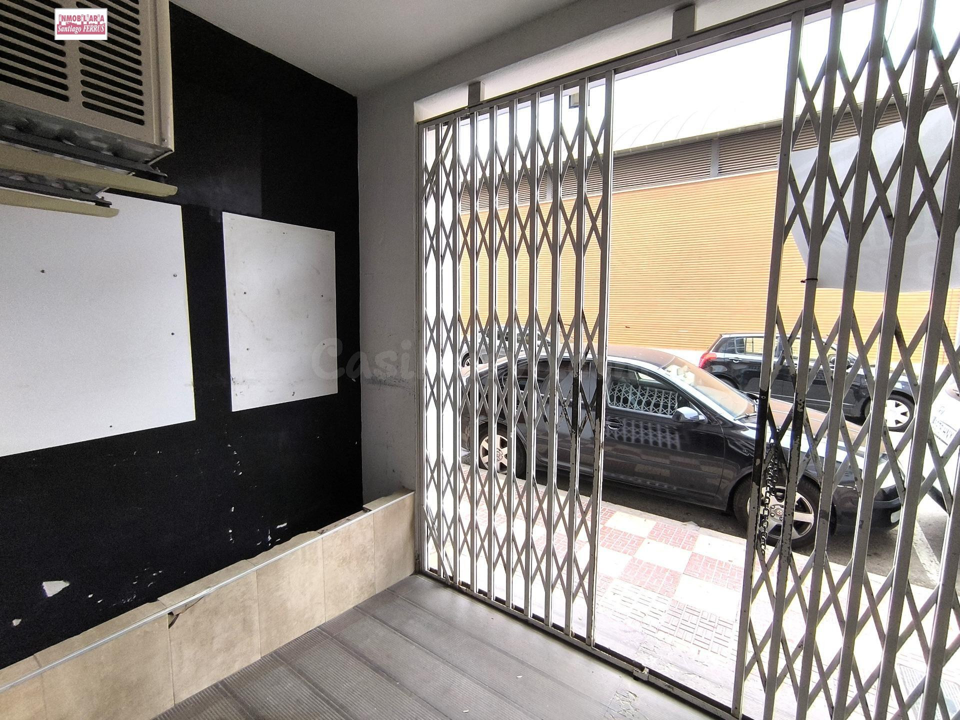 ALQUILER DE LOCAL COMERCIAL CENTRICO EN ALMUSSAFES - foto 3
