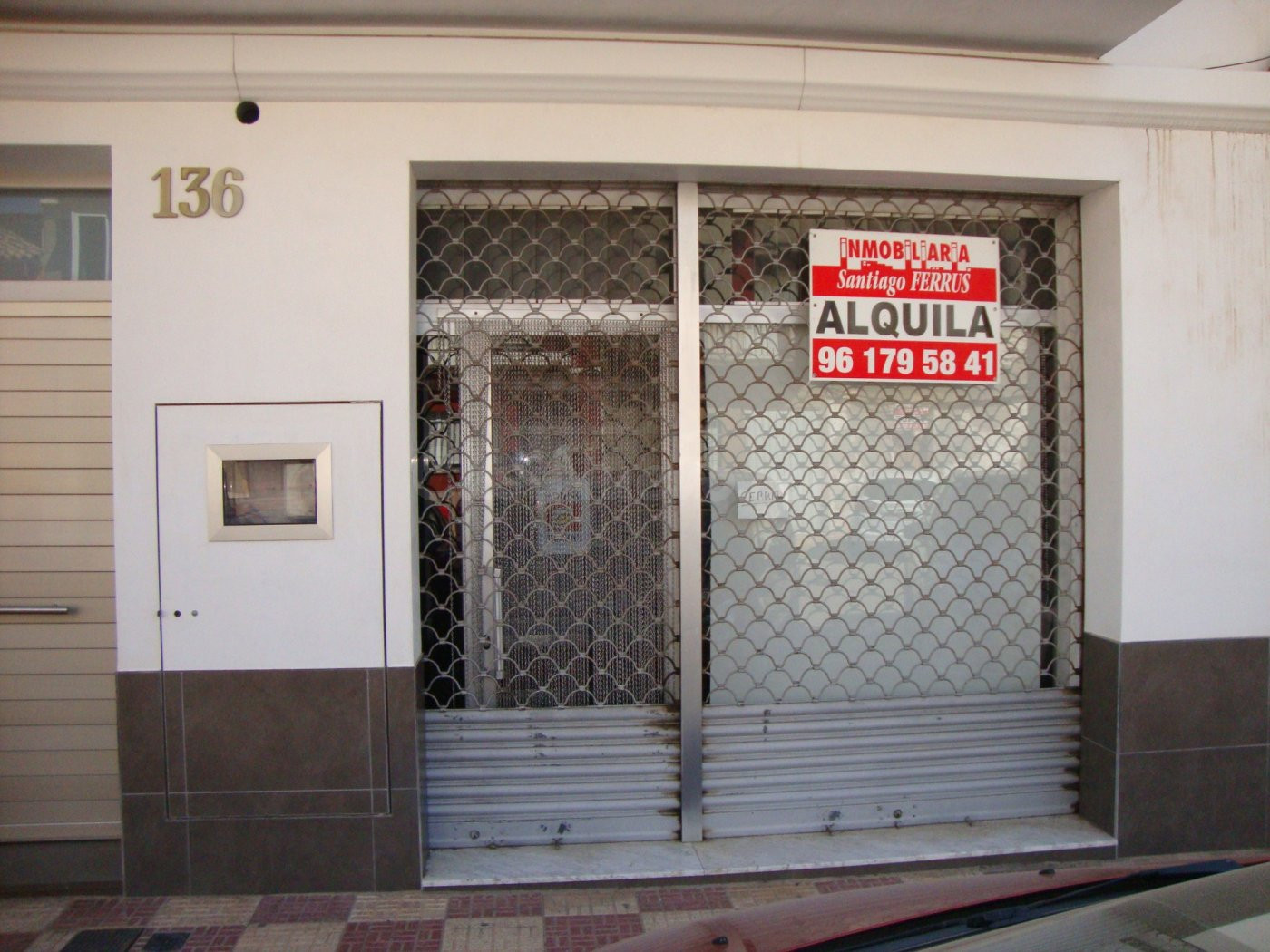 ALQUILER LOCAL COMERCIAL EN ALMUSSAFES - CÉNTRICO, SALIDA A 