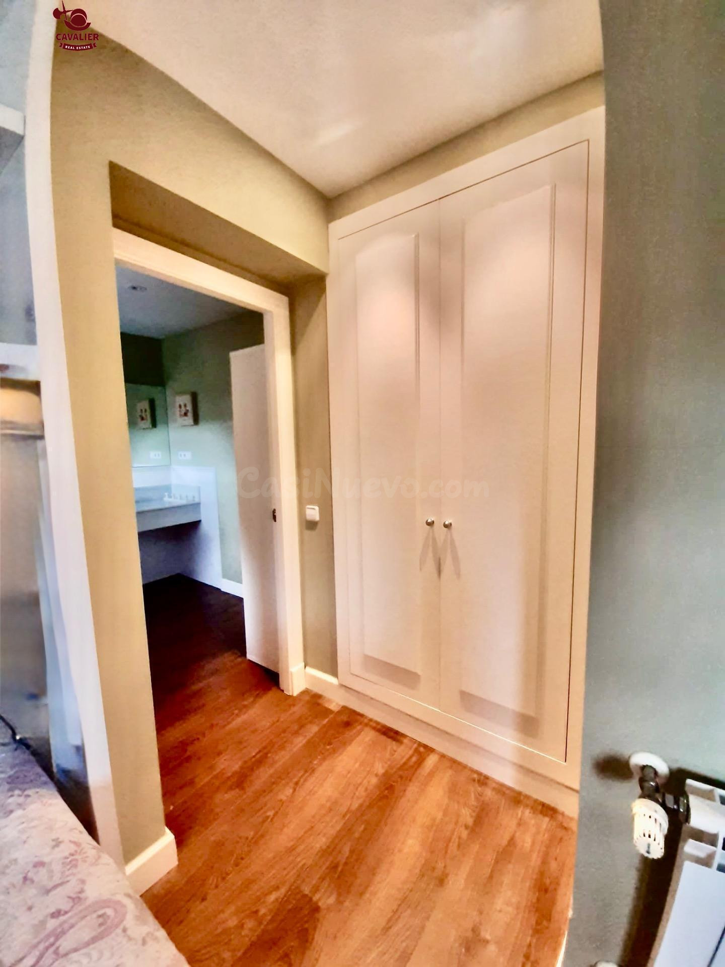 Habitación con baño y uso de cocina en chalet independiente  - foto 3