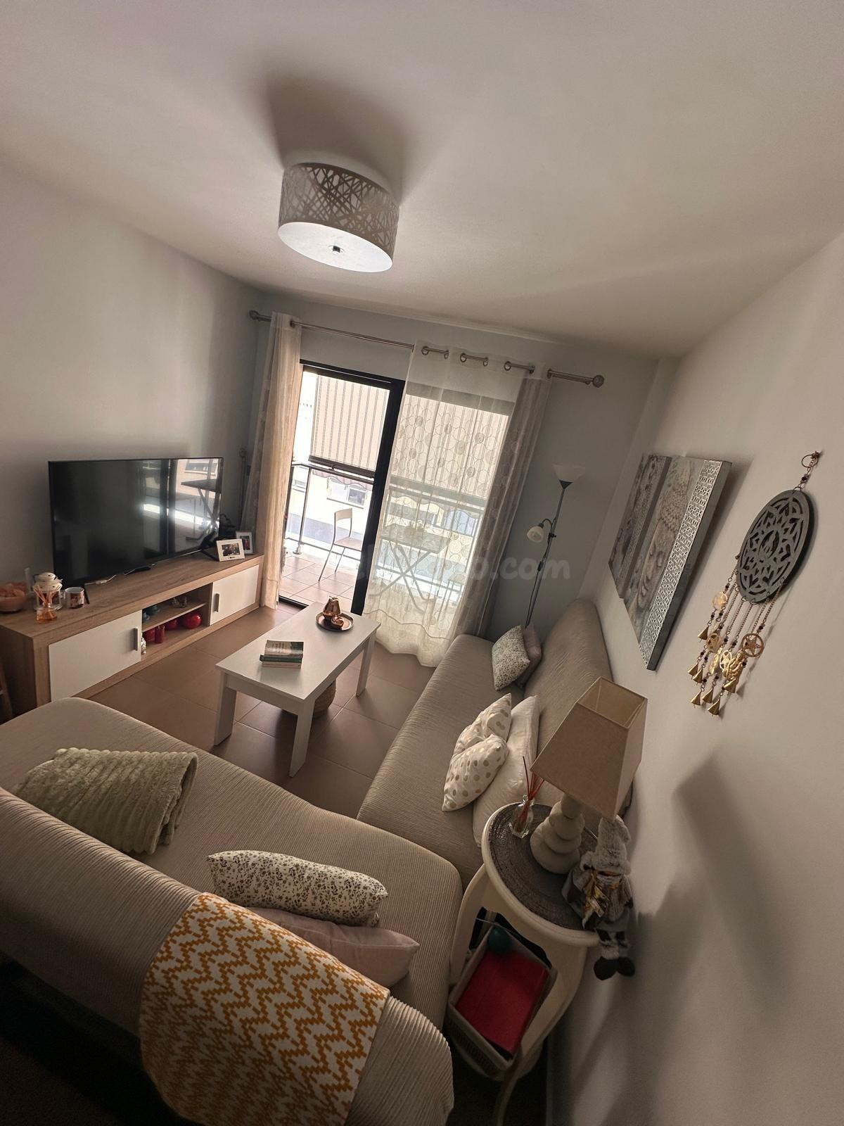 Acogedor Apartamento en Benidorm - Ideal para Invertir - foto 2