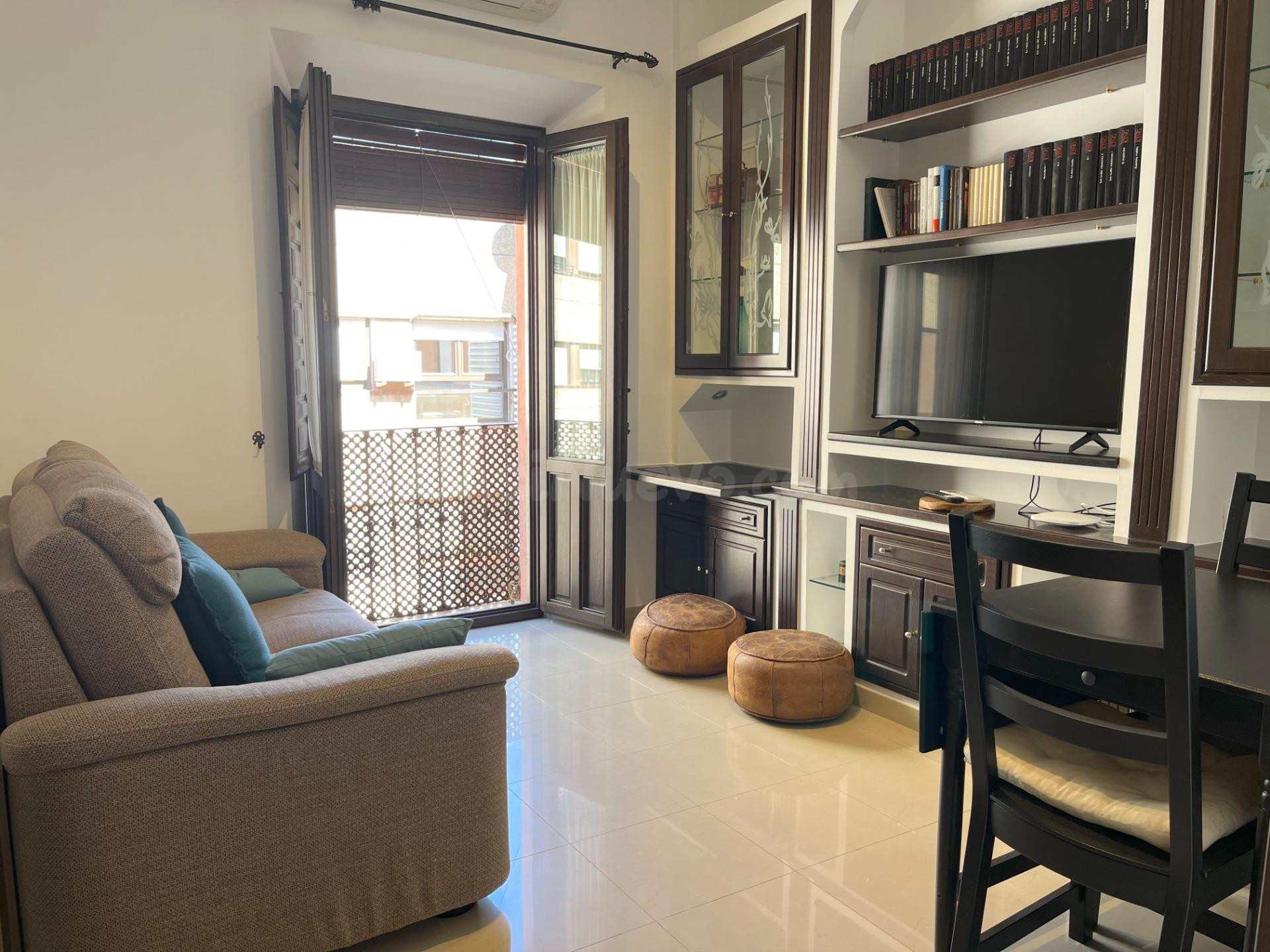 VIVIENDA EN EL CENTRO CON MUCHO ALMACENAJE. ACABADOS DE CALI