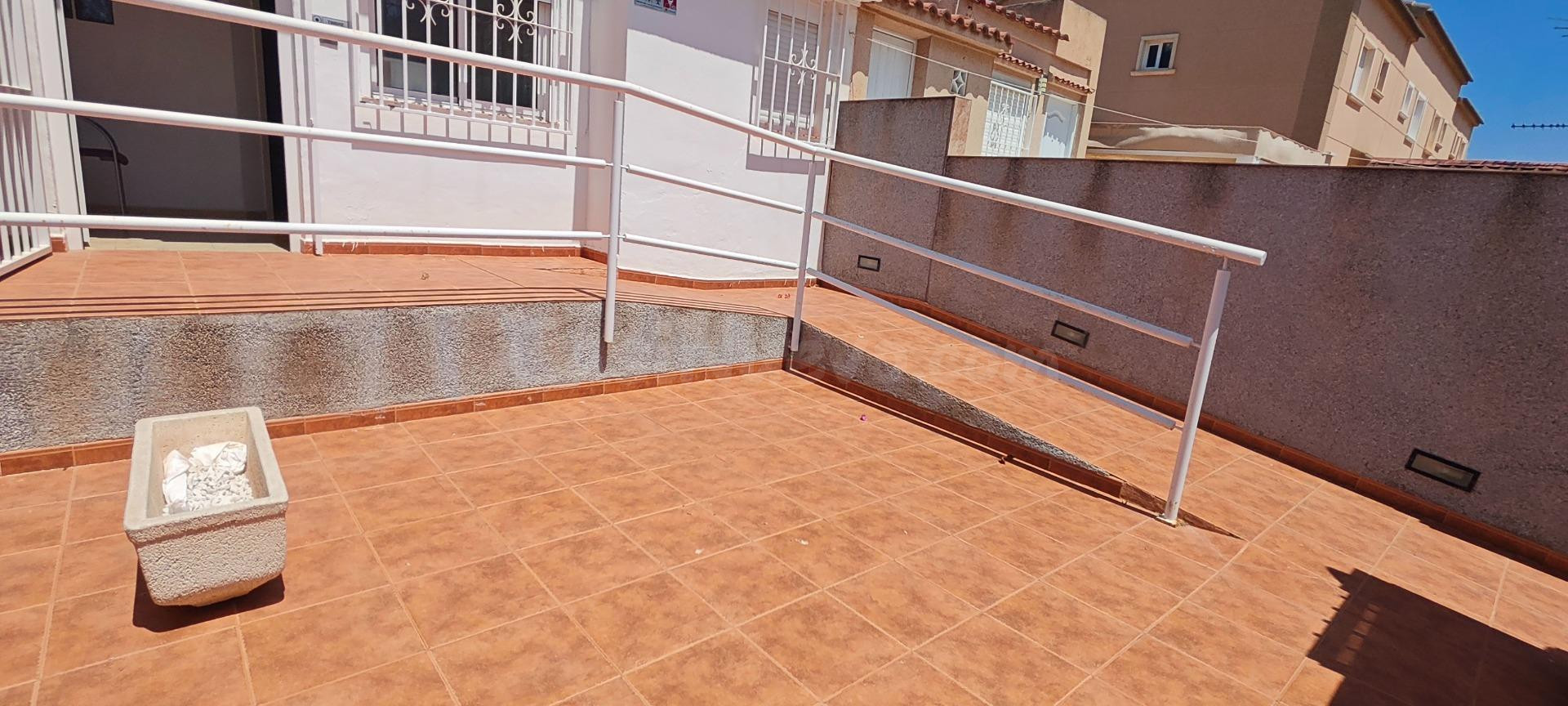 Vivienda con vistas al mar y terraza de 2 Dormitorios Ideal  - foto 3