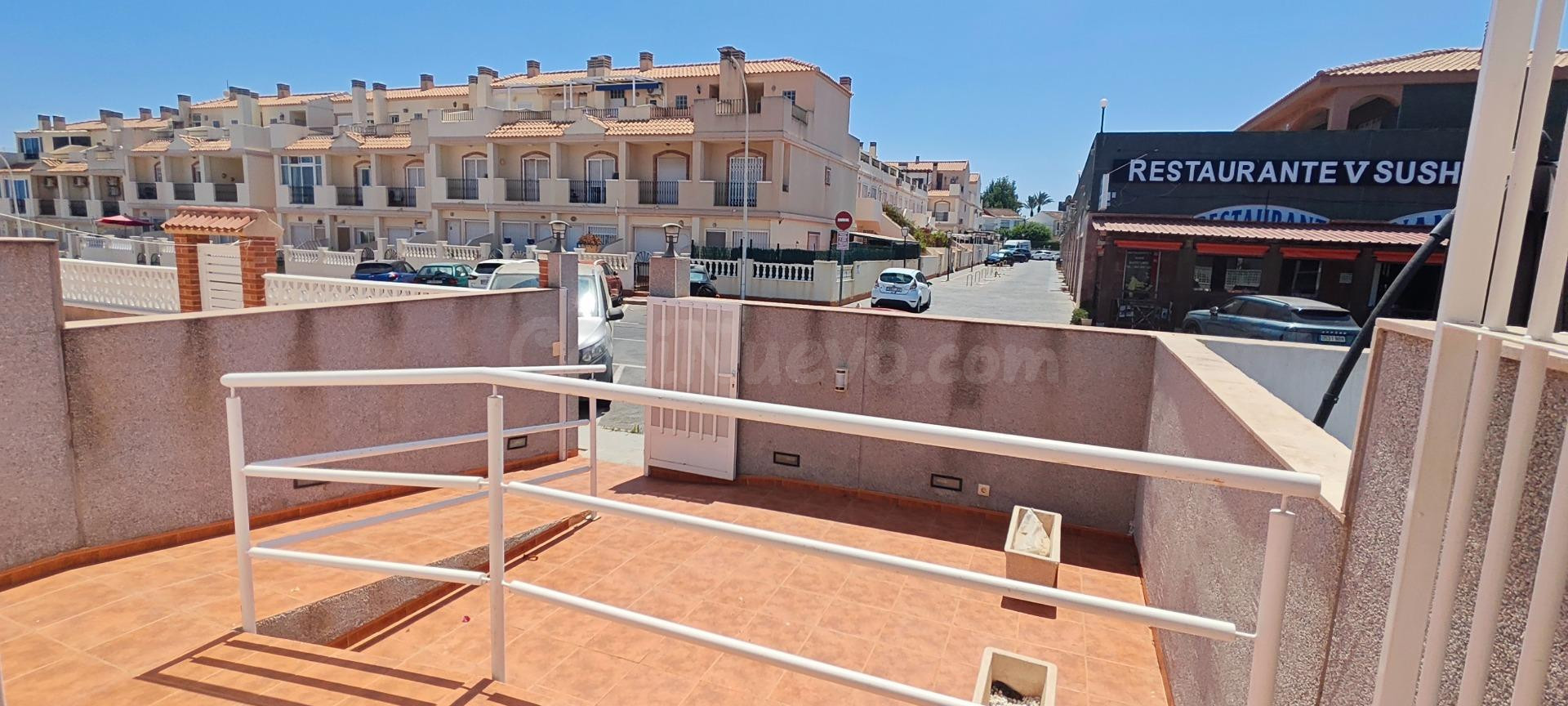 Vivienda con vistas al mar y terraza de 2 Dormitorios Ideal  - foto 4