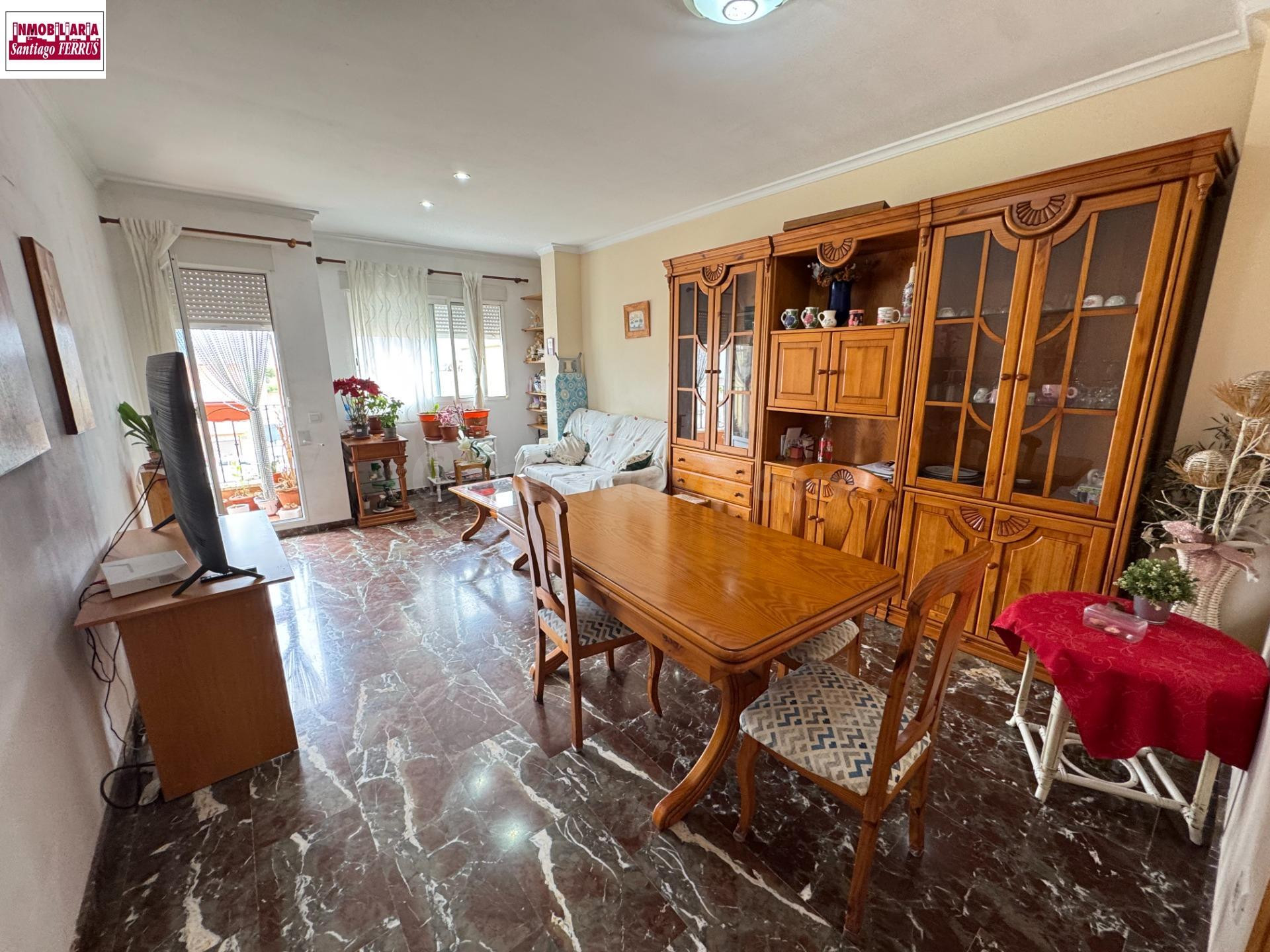 VENTA DE PISO CON PLAZA DE GARAJE Y TRASTERO EN BENIFAIO (VA