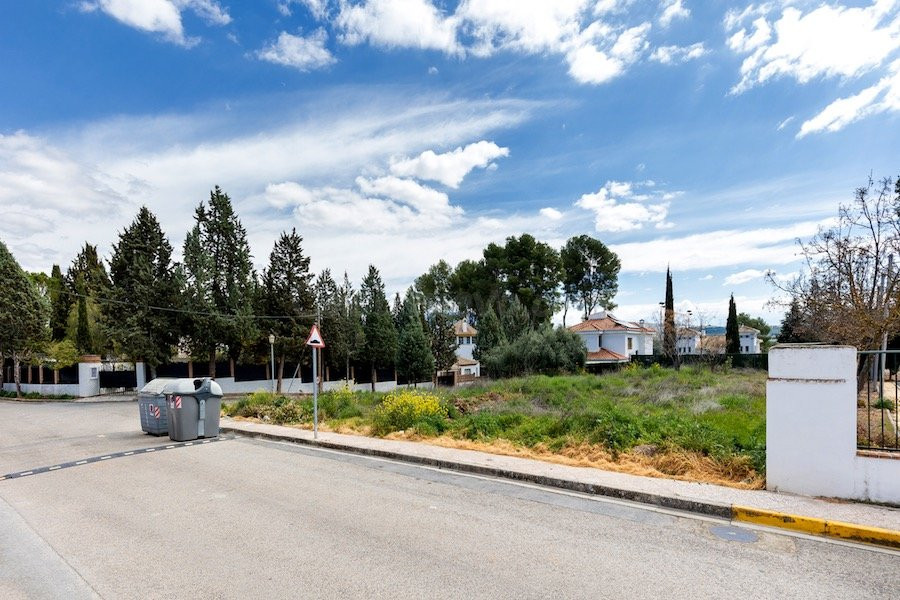 Solar Urbanización Parque del Cubillas con Proyecto Básico y - foto 3