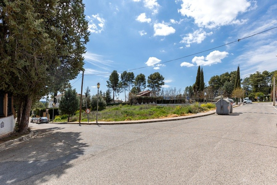Solar Urbanización Parque del Cubillas con Proyecto Básico y - foto 4