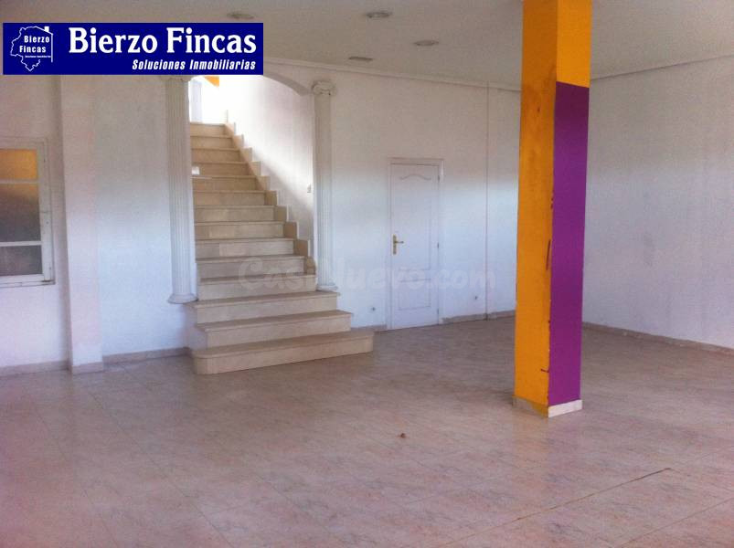SE ALQUILA LOCAL COMERCIAL EN AVENIDA ASTURIAS - foto 2