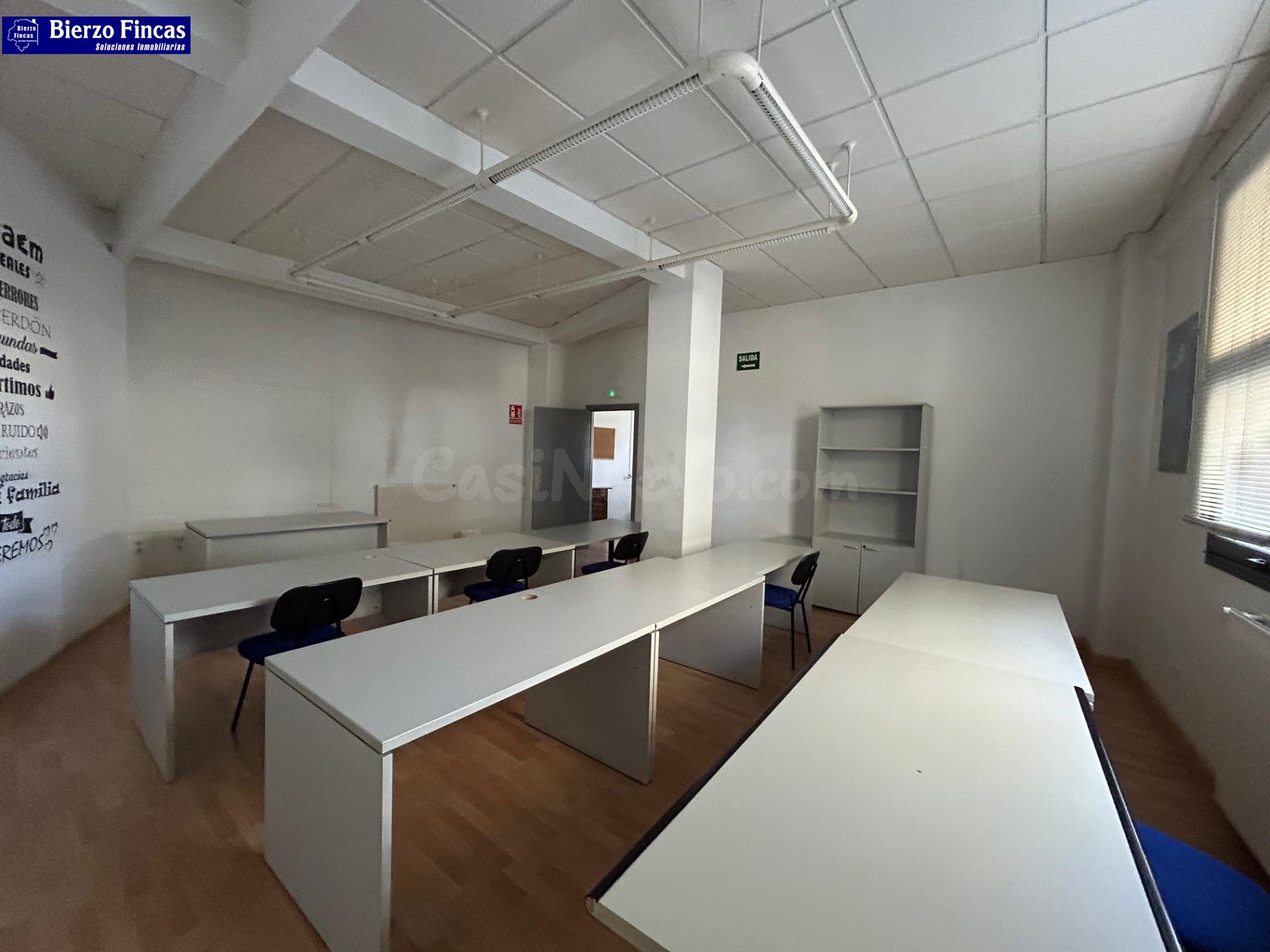 SE ALQUILA LOCAL COMERCIAL EN PONFERRADA - foto 4