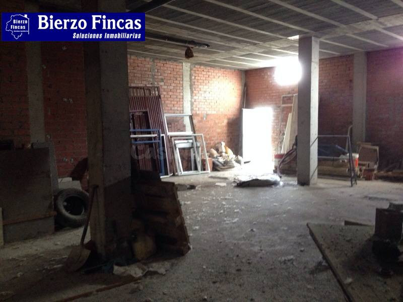 ✨ SE ALQUILA LOCAL COMERCIAL EN FUENTES NUEVAS (PONFERRADA) 