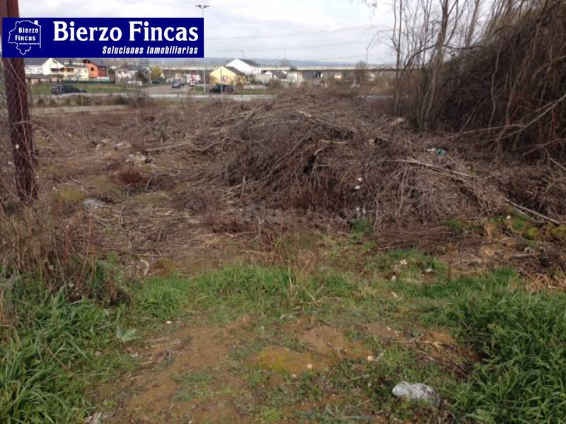 SE VENDE SOLAR EN COLUMBRIANOS