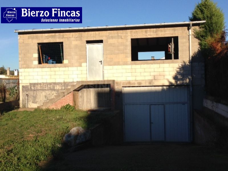 SE VENDE CASA CON FINCA