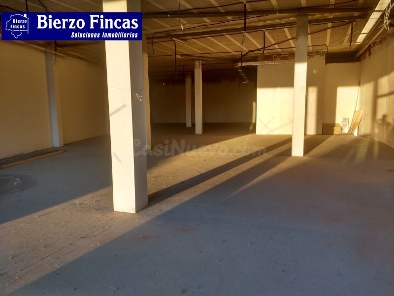 ✨ LOCAL COMERCIAL EN ALQUILER – PONFERRADA (CUATROVIENTOS) ✨