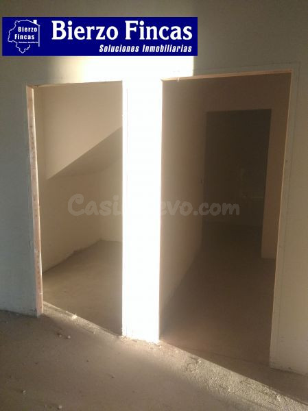 ✨ LOCAL COMERCIAL EN ALQUILER – PONFERRADA (CUATROVIENTOS) ✨ - foto 5