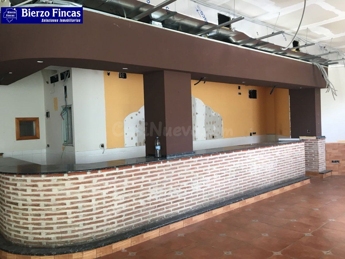 ✨✨ SE VENDE LOCAL COMERCIAL EN FLORES DEL SIL (PONFERRADA) ✨ - foto 2