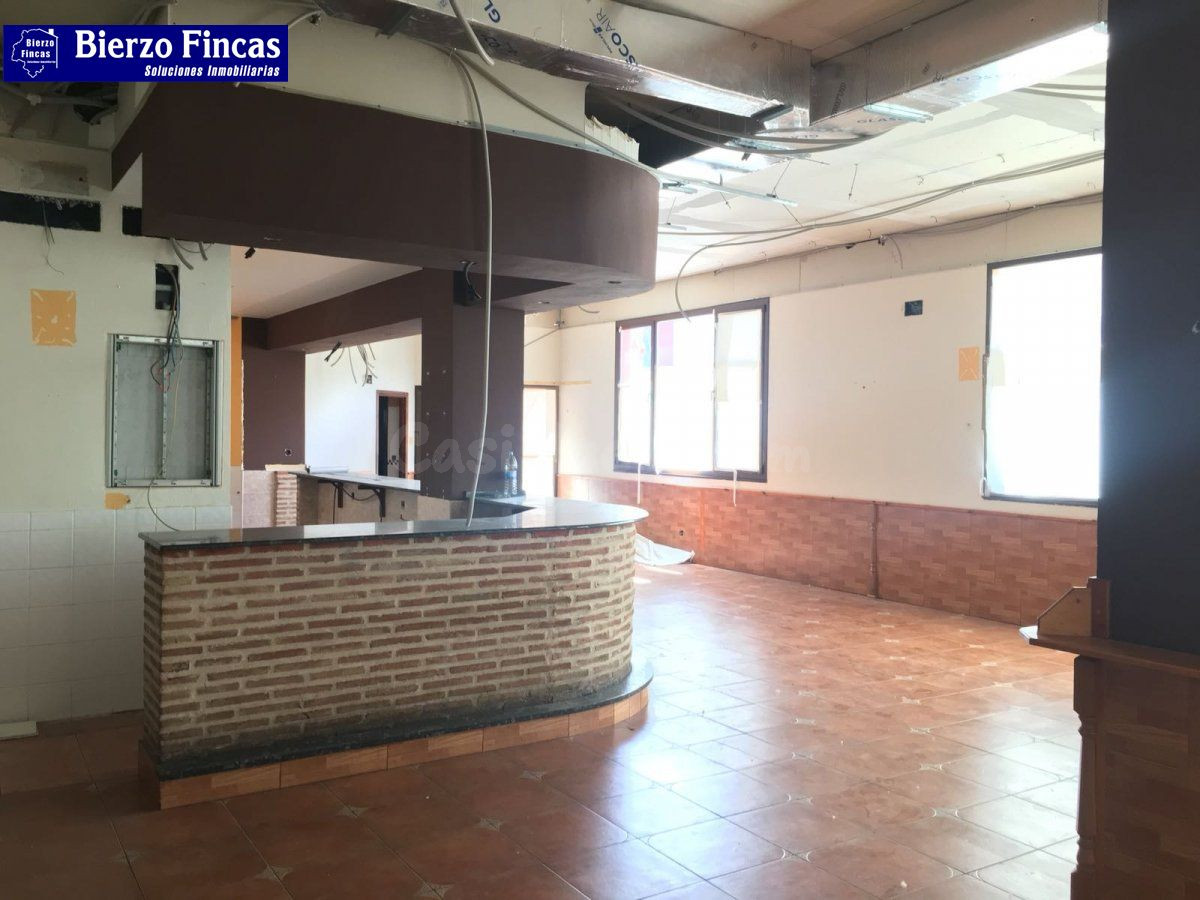 ✨✨ SE VENDE LOCAL COMERCIAL EN FLORES DEL SIL (PONFERRADA) ✨ - foto 5