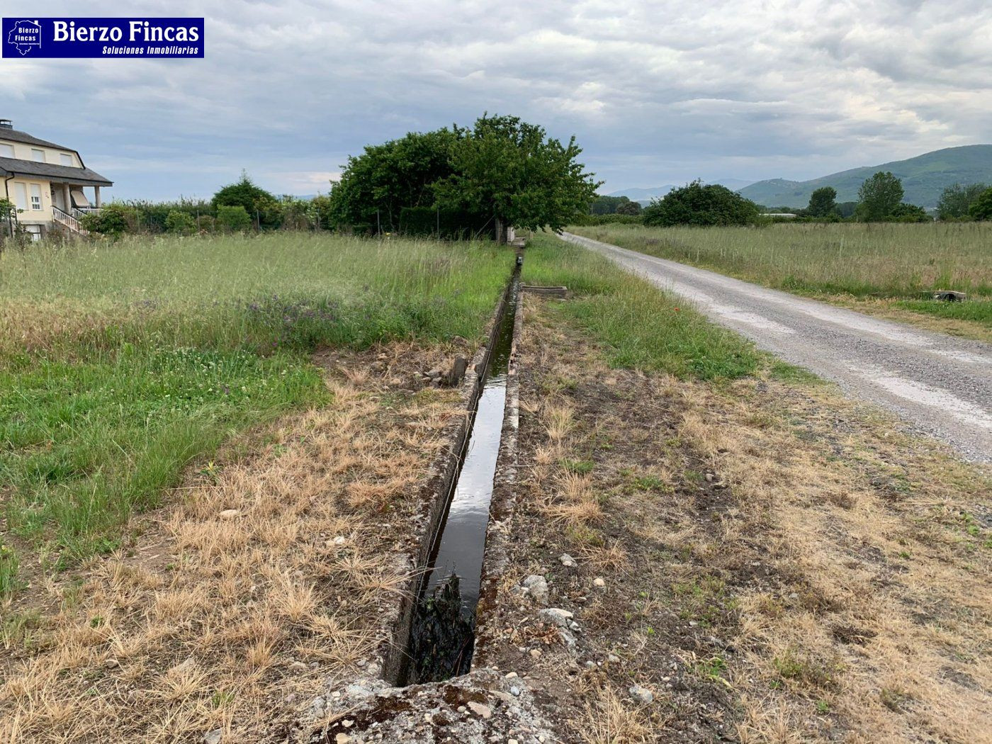 SE VENDE FINCA RÚSTICA EN VILLAVERDE DE LA ABADÍA - foto 2