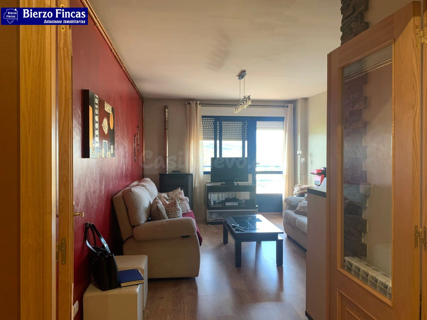 SE VENDE EXCELENTE PISO EN TORAL DE LOS VADOS CON HERMOSA TE - foto 4