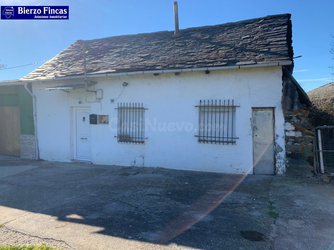 SE VENDE CASA PARA REFORMAR EN CUBILLOS DEL SIL - foto 2
