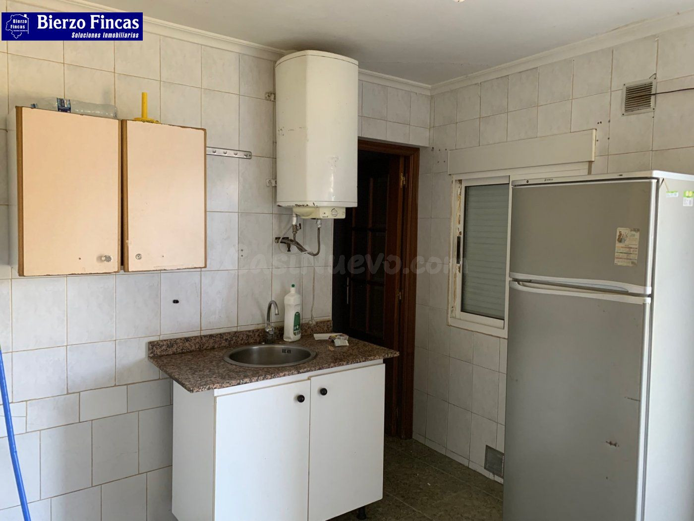 SE VENDE CASA PARA REFORMAR EN CUBILLOS DEL SIL - foto 3