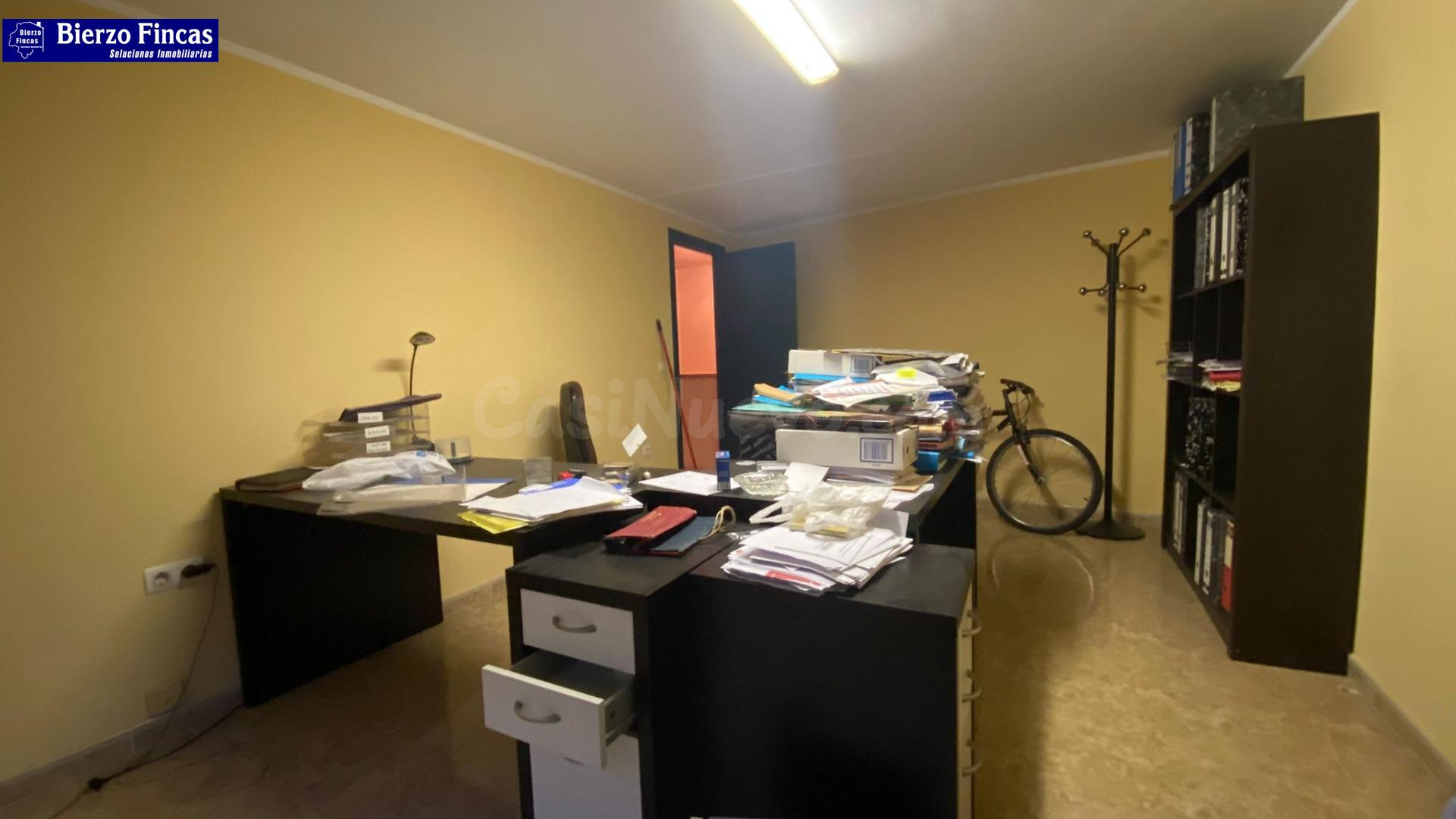 ✨ SE VENDE LOCAL EN PONFERRADA ✨ - foto 3