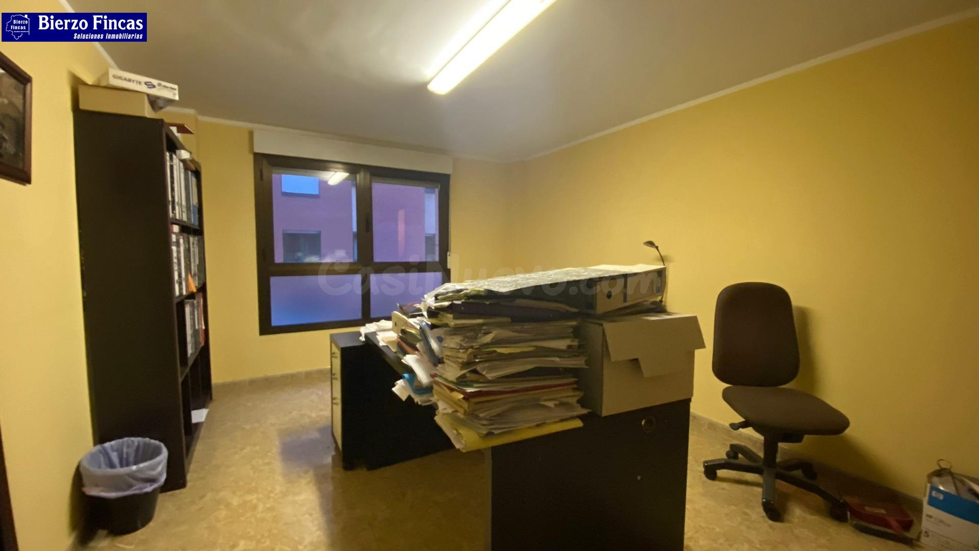✨ SE VENDE LOCAL EN PONFERRADA ✨ - foto 4