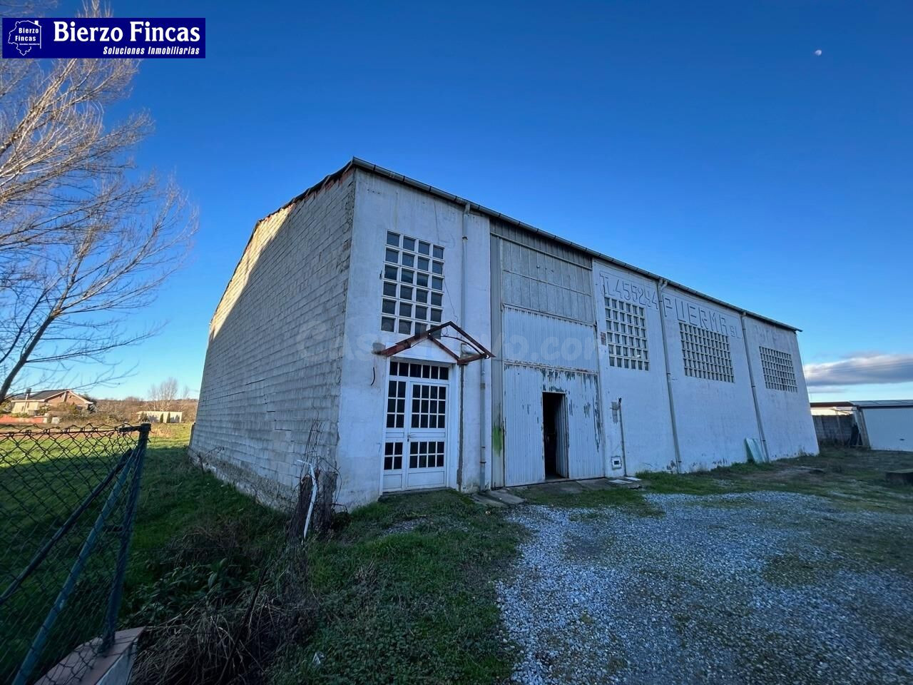 ✨ SE ALQUILA NAVE EN FUENTES NUEVAS (PONFERRADA) ✨