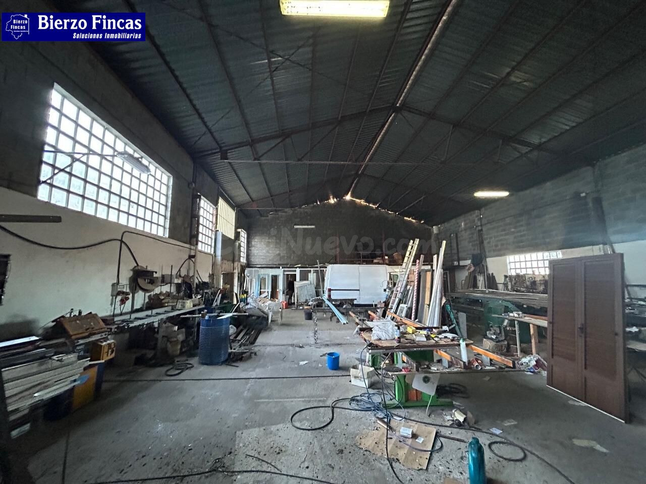 ✨ SE ALQUILA NAVE EN FUENTES NUEVAS (PONFERRADA) ✨ - foto 4