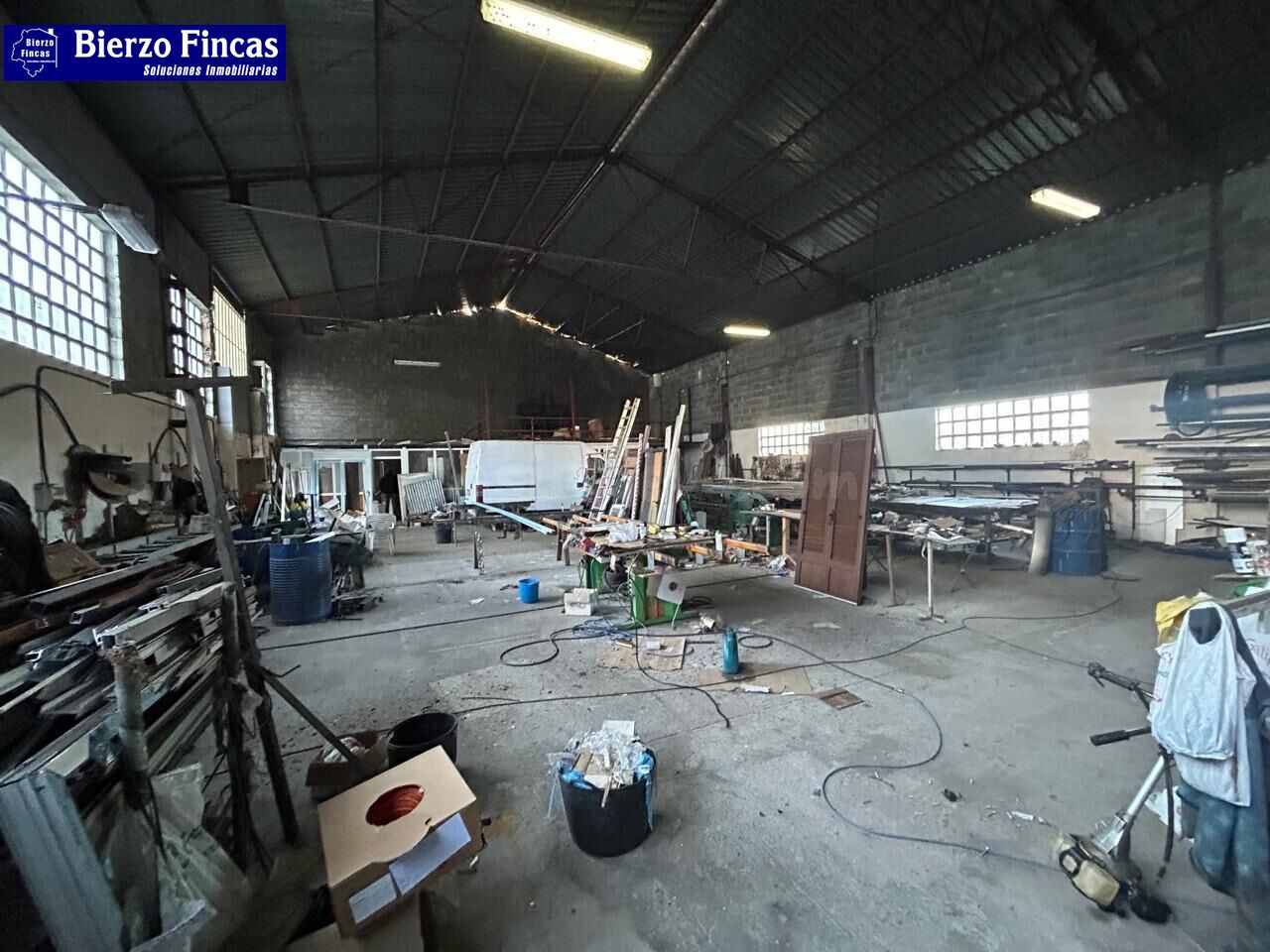 ✨ SE ALQUILA NAVE EN FUENTES NUEVAS (PONFERRADA) ✨ - foto 5