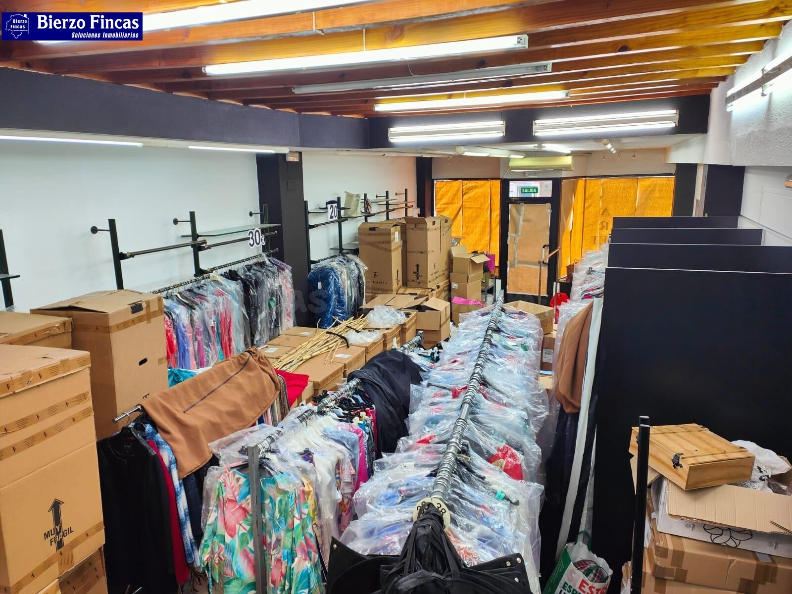 ✨ SE ALQUILA LOCAL COMERCIAL EN PLENO CENTRO DE PONFERRADA ✨