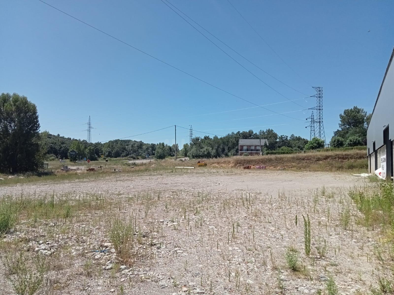 SE VENDE NAVE CON 8.000 M2 DE TERRENO - foto 5