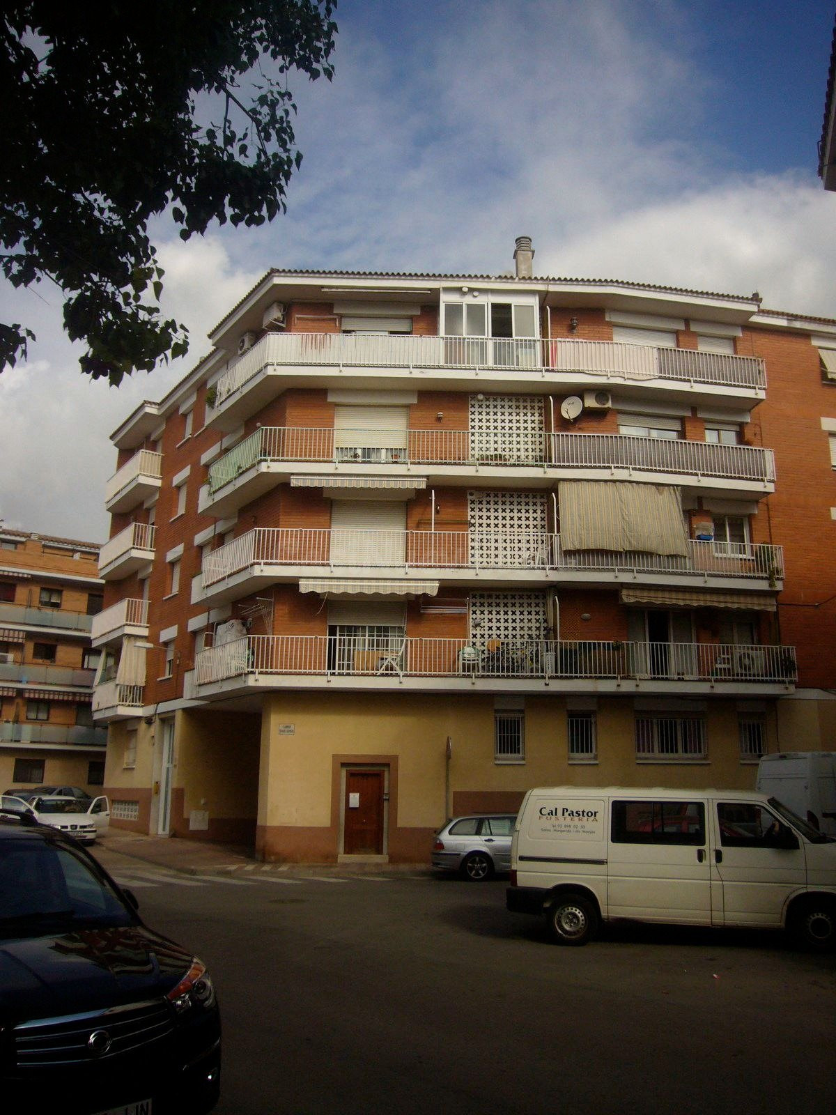 PLAZAS PARQUING EN VENTA CENTRO LES ROQUETES