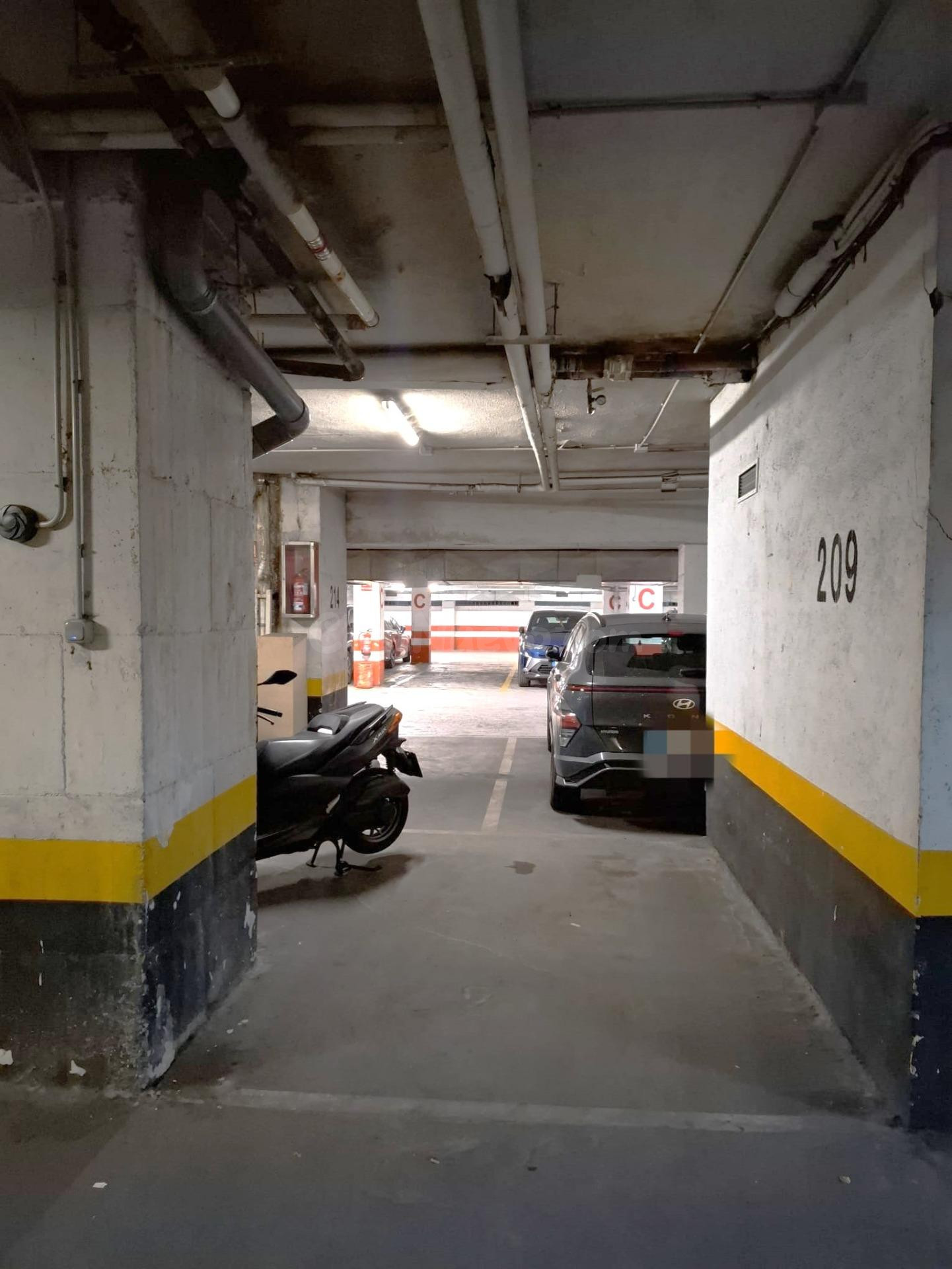 Plaza de garaje en venta junto a Santiago Bernabéu – AZCA |  - foto 3