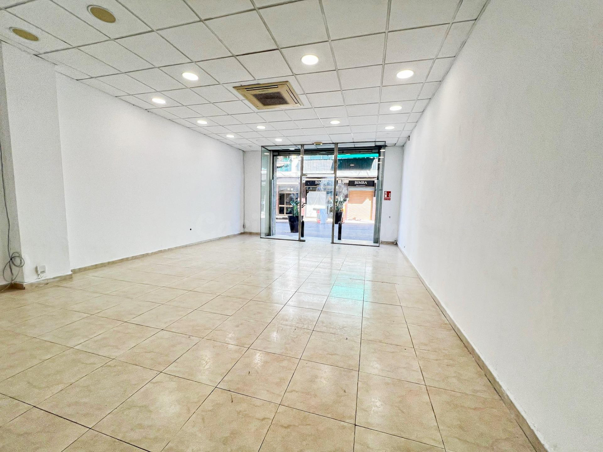 Local comercial situado en zona peatonal - foto 3