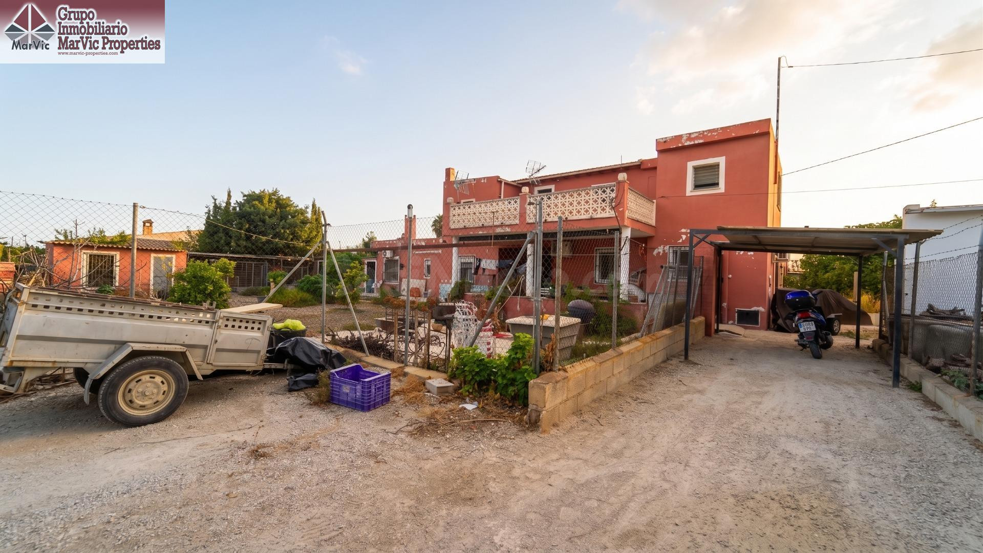 Encantadora Casa con Terreno en Villajoyosa - Ideal para Inv - foto 4