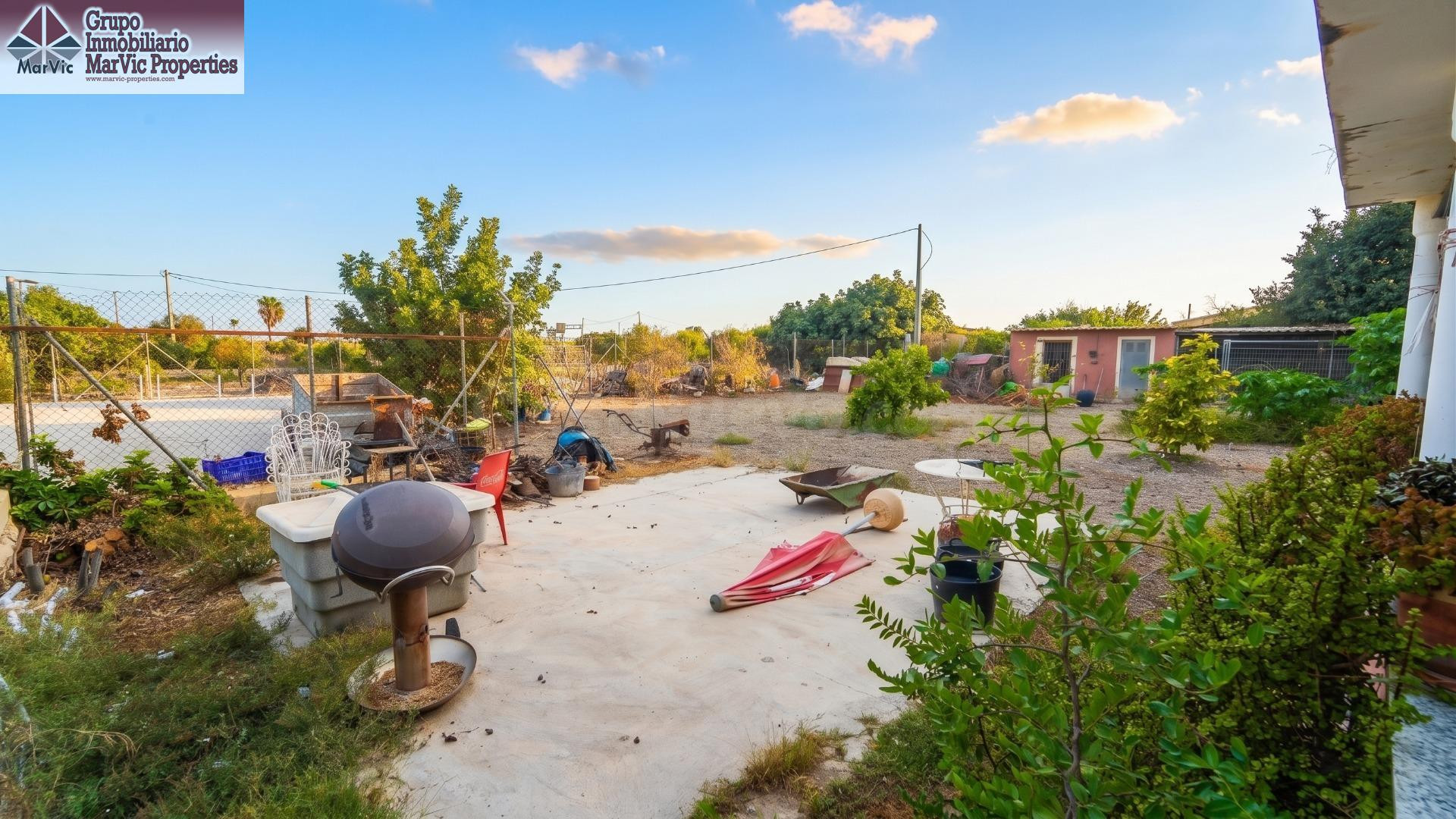 Encantadora Casa con Terreno en Villajoyosa - Ideal para Inv - foto 5