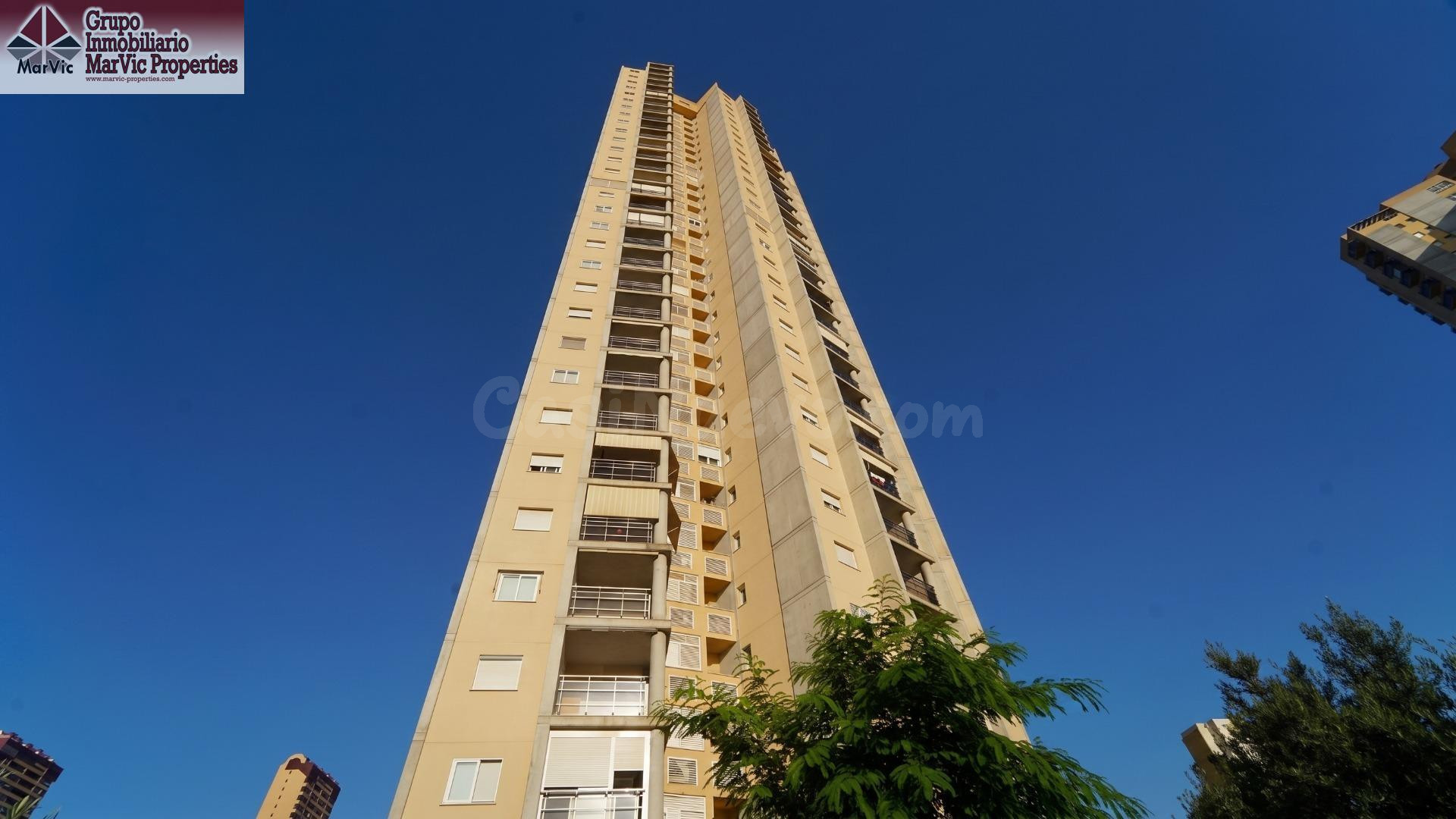 Oportunidad en Via Parque, Benidorm: Piso con Vistas y Comod