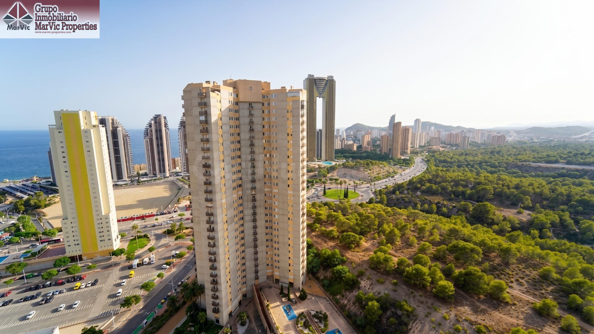 Oportunidad en Via Parque, Benidorm: Piso con Vistas y Comod - foto 2