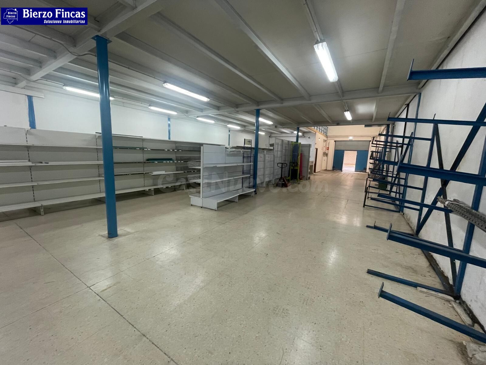 SE ALQUILA NAVE EN ZONA DEL CARREFOUR