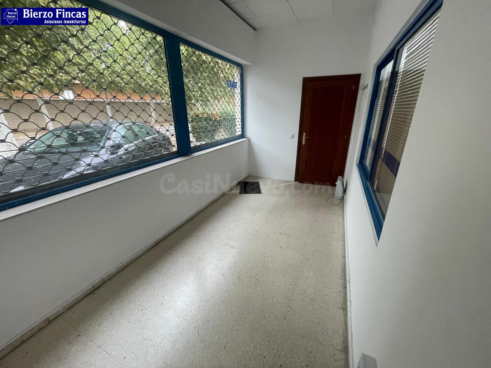 SE ALQUILA NAVE EN ZONA DEL CARREFOUR - foto 5