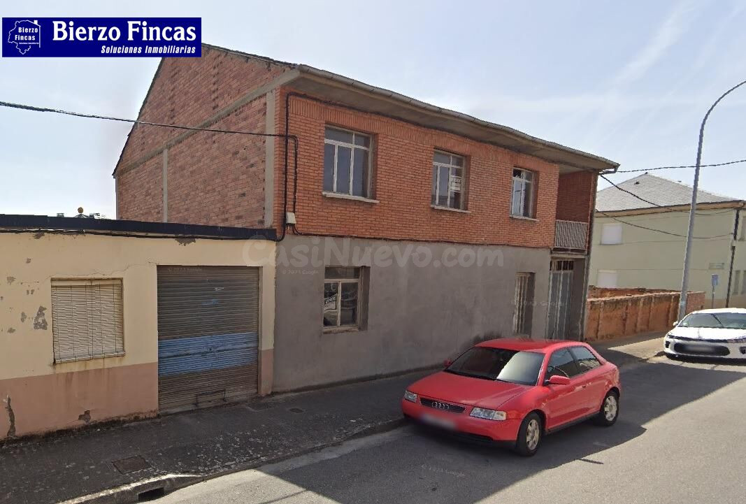 SE VENDE PARCELA URBANA CON VIVIENDA Y NAVE