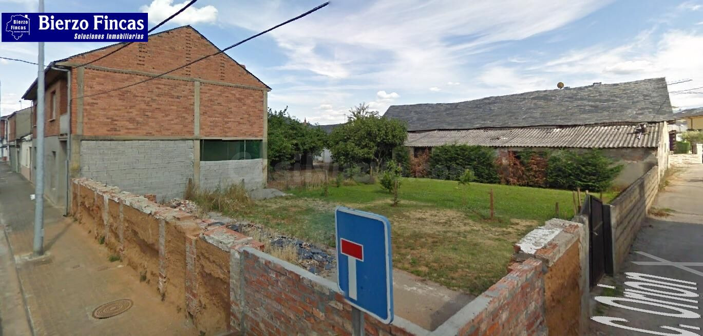 SE VENDE PARCELA URBANA CON VIVIENDA Y NAVE - foto 4