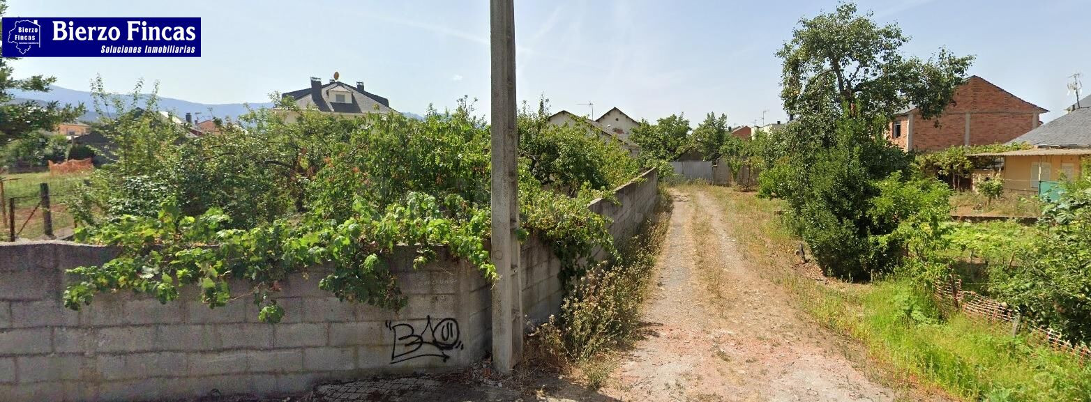 SE VENDE PARCELA URBANA CON VIVIENDA Y NAVE - foto 5