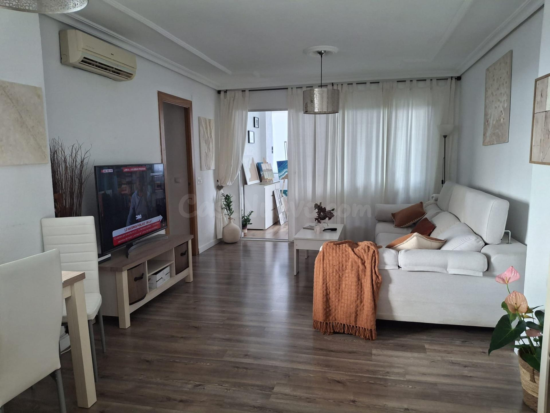 Piso Seminuevo en Benidorm con Vistas y Parking a Solo €295, - foto 3