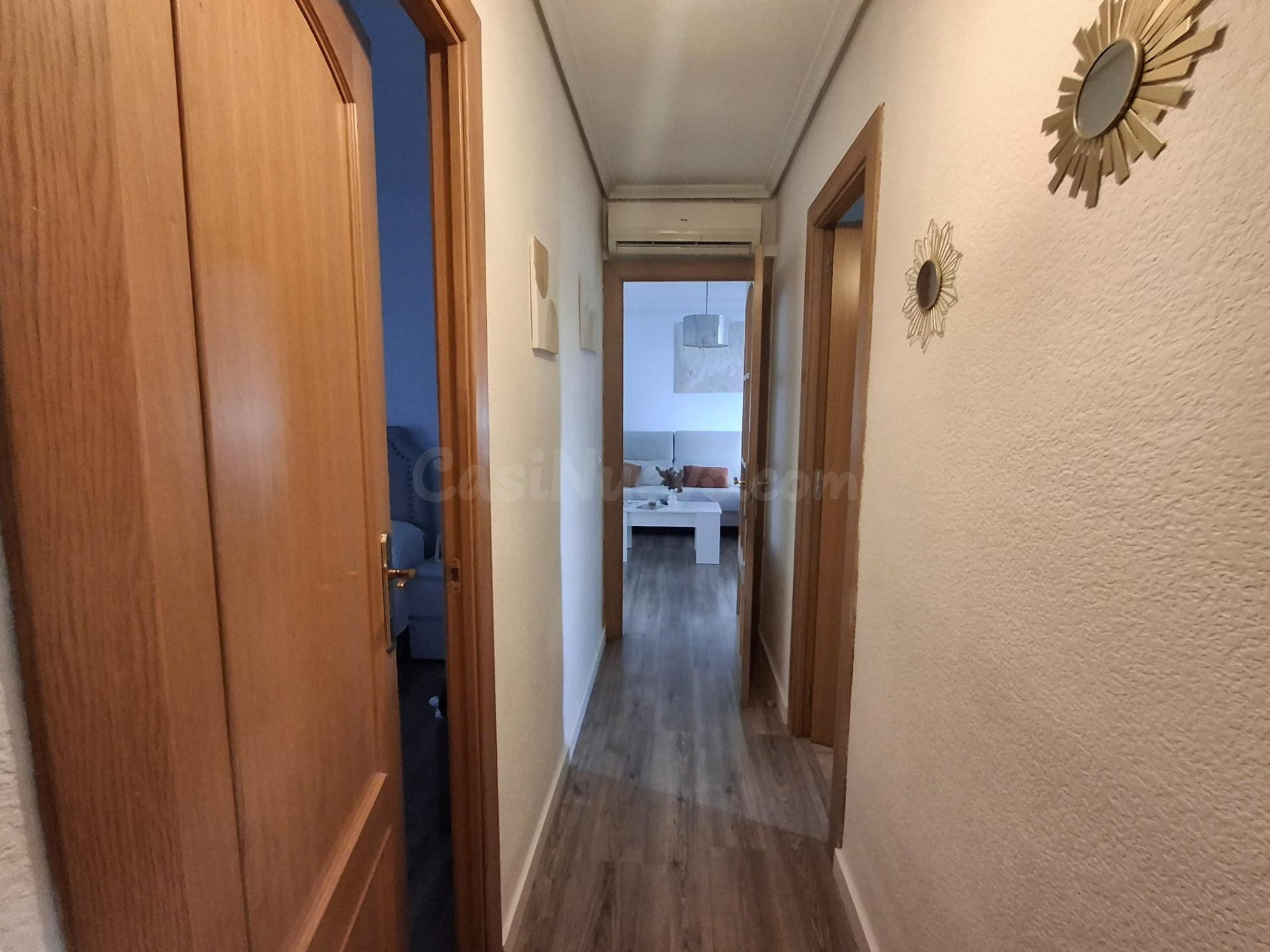 Piso Seminuevo en Benidorm con Vistas y Parking a Solo €295, - foto 5