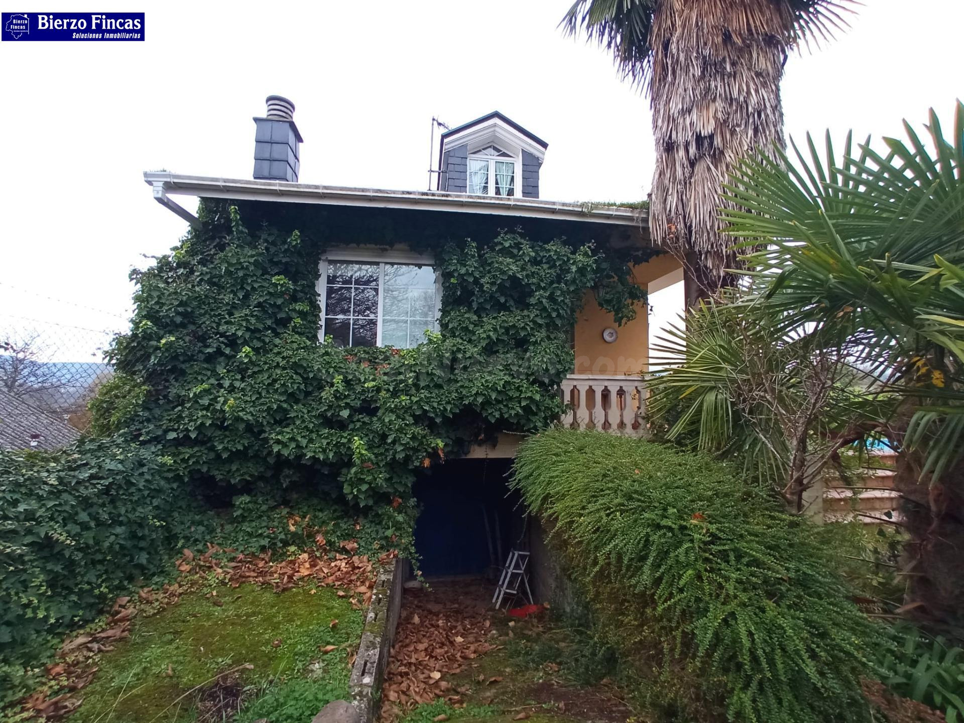 CASA EN CARRACEDELO CON AMPLIO TERRENO - foto 4