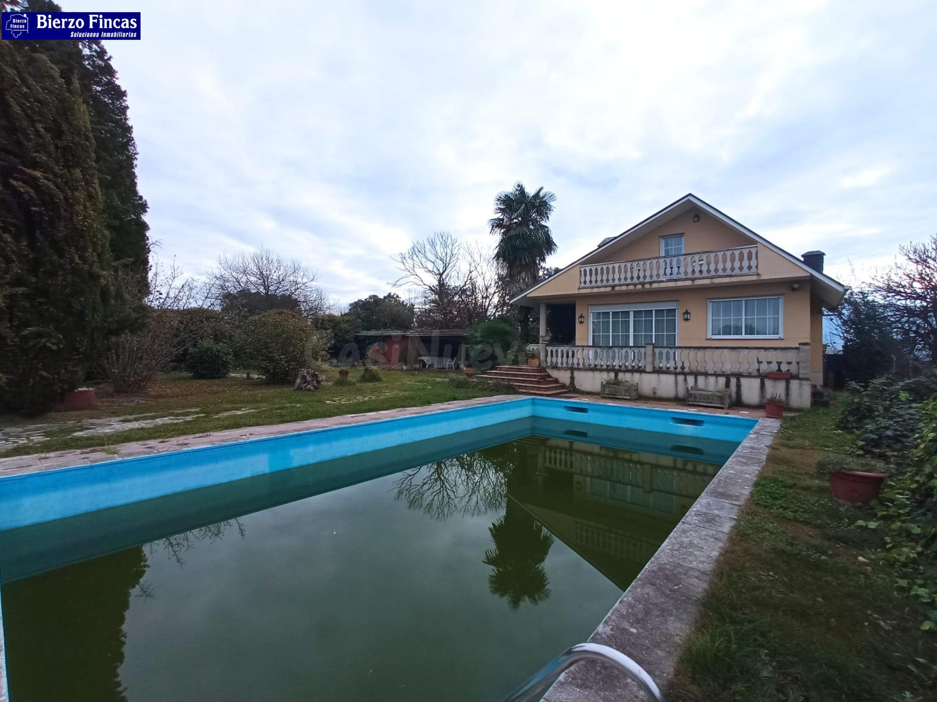 CASA EN CARRACEDELO CON AMPLIO TERRENO - foto 5