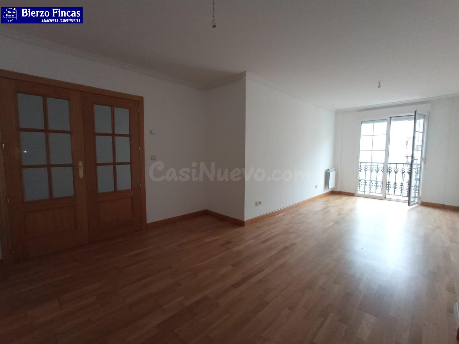 SE VENDE PISO EN EL CENTRO DE PONFERRADA - foto 2